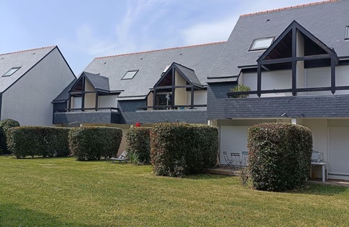Carnac Condo | Duplex in quiet family residence -7 min beach