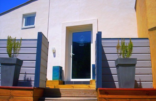 Saint-Julien-du-Verdon Villa | Duplex lake view villa near Castellane and Gorges Du Verdon, private paddle boat