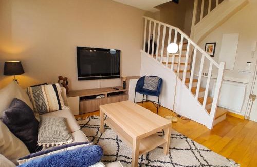 Sartrouville Apartment | Duplex lumineux, balcon, parking, plein centre