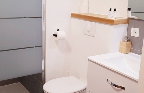 Montalbert Apartment | Duplex Neuf pour 12 Pers, Près des Pistes, Balcon Soleil, Wi-Fi, Parking, Linge Inclus