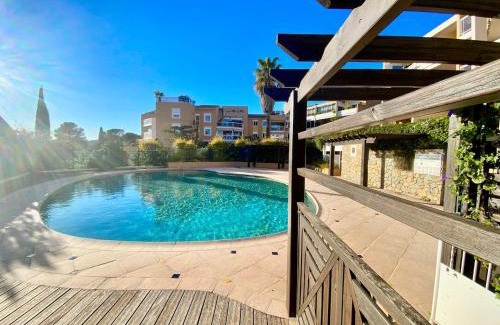Carqueiranne Apartment | Duplex - Piscine - Terrasse Vue Mer