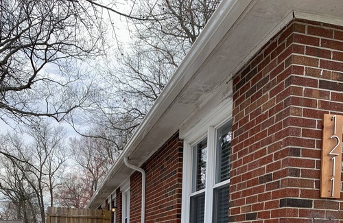 Cottage Line Apartment | DUPLEX, Private Unit, 3 blocks to OV Beach!