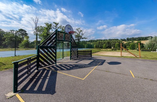 Barbaste Condo | Duplex Proche Du Cours De Golf + Accès Piscine!