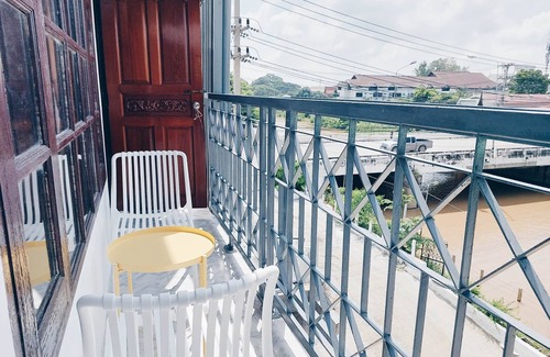 Phu Khao Thong Apartment | Duplex room - Hello Sunshine
