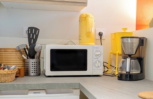 Arsenal-Redon Apartment | Duplex Studio Apartment 'Cosy Hyper Centre Rennes' with Shared Garden and Wi-Fi