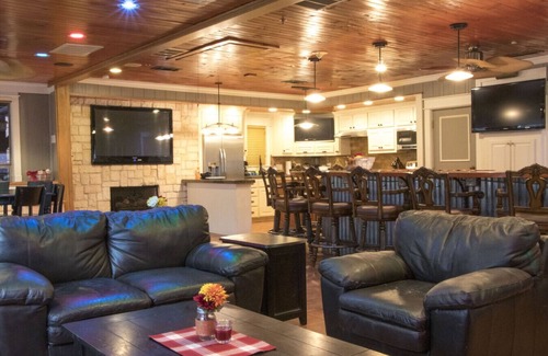 Denison Cabin | Duplex Style Cabin on Lake Texoma: Cabin 212