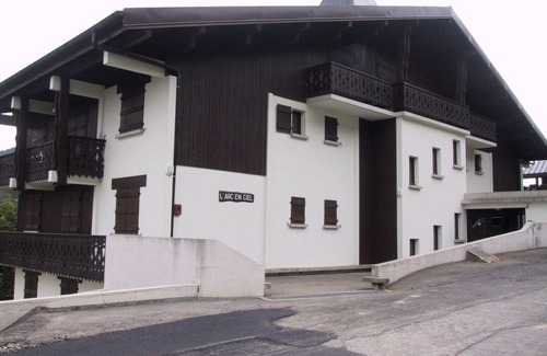 Les Gets Apartment | Duplex T3 in Les Gets - 5 pers, panoramic view, balcony, parking, WiFi