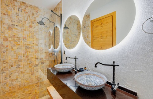 Alacati Apartment | Duplex Villa w Balcony 5 min to Beach in Alacati