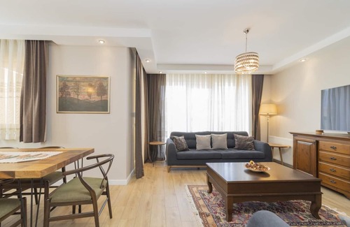 Liman Mahallesi Apartment | Duplex with Balcony 7 min to Konyaalti Beach
