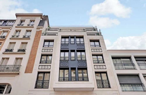 Levallois-Perret Apartment | Duplex with terrace in Levallois