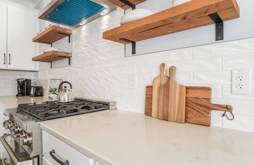 Durham House | Durham's Modern FarmHome! Minutes from Downtown and a mile from Duke University!