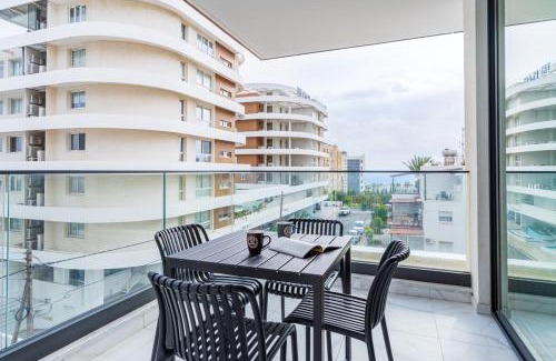 Larnaca Apartment | Dusk - Harmonic Studio by Plus 49 in Mackenzie
