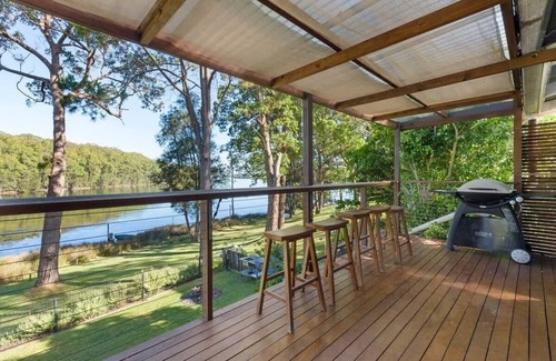 Burrill Lake House | Dusky Summary: Waterf