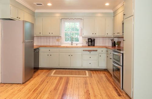 New Providence House | Dutch Country Acres | 4 Bed, 3.5 Bath