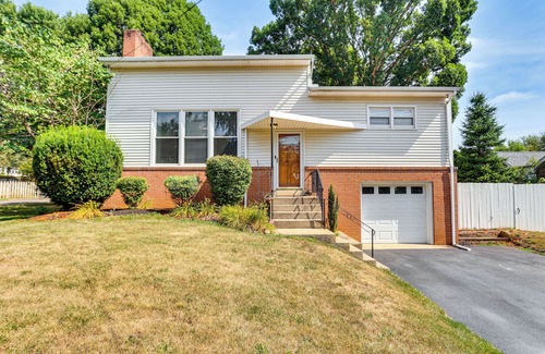 Lancaster House | Dutch Country Home Near Family Attractions!