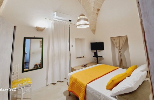 Pezze di Greco House | Dwelling 5 minutes from the sea and the zoo in the center of the town