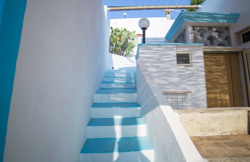 Tiggiano House | Dwelling ideal for couple sea view surrounded by greenery with double terrace panora