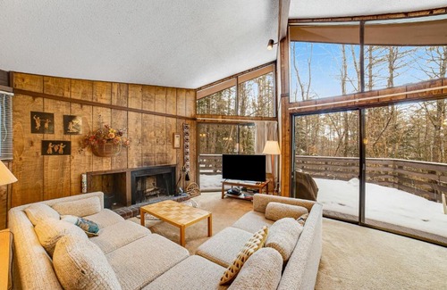 Quechee House | Dwight Road Getaway