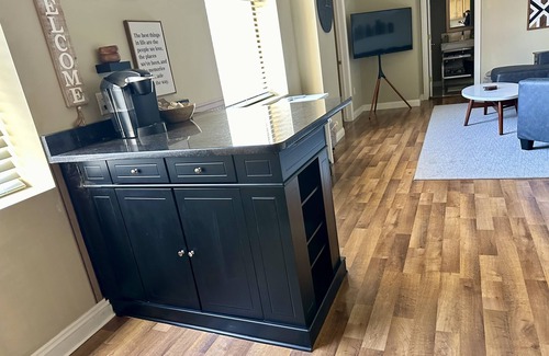 Downtown Lincoln Condo | Dwntwn short walk to stadium, PBank Arena & Haymarket, parking pass! Sleeps 4!