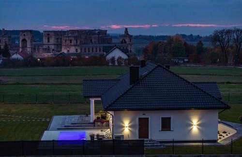 gmina Iwaniska Villa | Dworek pod Krzyżtoporem Ujazd Agroturystyka- pokoje do wynajęcia