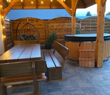 gmina Iwaniska Villa | Dworek pod Krzyżtoporem Ujazd Agroturystyka- pokoje do wynajęcia