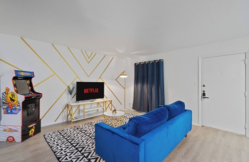 Pemberton Heights Apartment | DWTN Gem MINs from UT sleeps 6