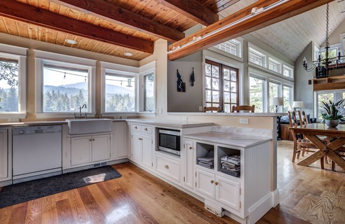 Post Falls House | Dynamite View that will have you feeling like you are sitting in the osprey nest