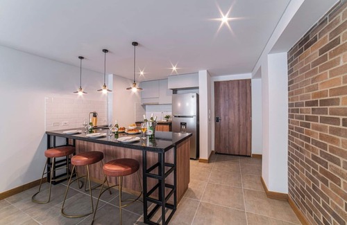 Granada Apartment | E203 - Cool 2-bed with Fast WiFi, hot water, A/C