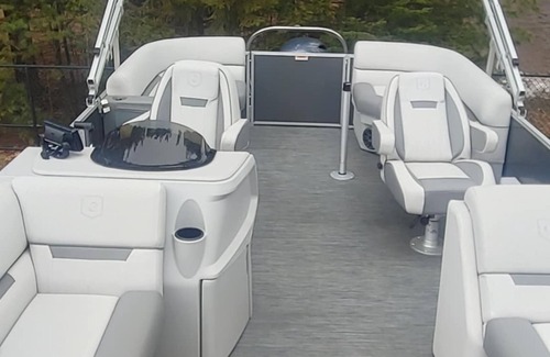 Minocqua House | Eagle Bay Getaway. On Minocqua Chain of Lakes 4bed 3bath with optional pontoon.