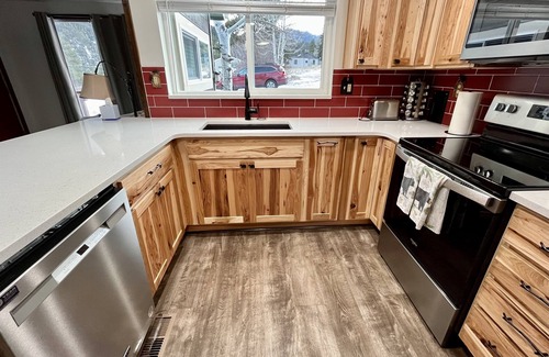 Estes Park Cabin | Eagle Cliff Retreat - Hot Tub & Views (22-RES0263)