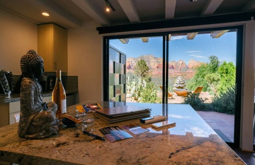 West Sedona House | Eagle Dancer, Garden Studio. Luxury Retreat w/Spa