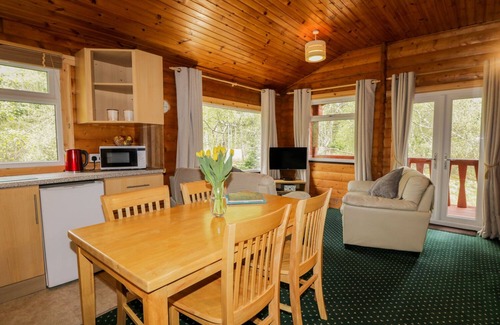 Marybank Cottage | EAGLE LODGE, pet friendly, with a garden in Strathpeffer