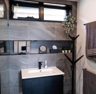 Lake George Apartment | Eagle Peak Tiny Abode - Mystic Ridge Estate