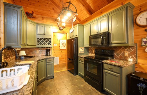 Clarkesville Cabin | Eagle Rest - 3rd Night Free! See Details Below.