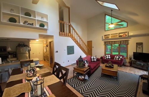 Sybertsville Ski Chalet | Eagle Rock Resort 1 Block from the Lake ONLY EAGLE ROCK MEMBERS MAY RENT