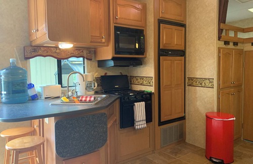 Blind Bay RV Rental | Eagle Rock Resort RV #1 views and beach