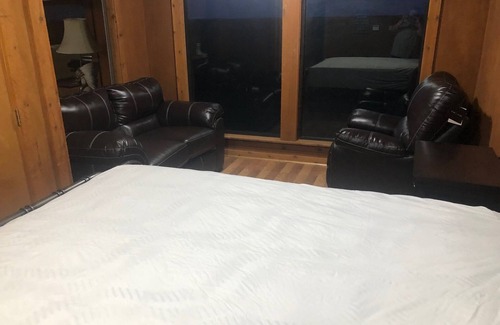 Shreveport Cabin | Eagle's Nest at God's Mountain View Campground, Shreveport, LA