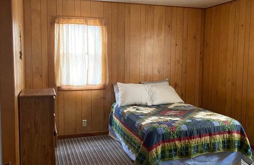 Warsaw Cabin | Eagle's Nest - Reel and Trigger