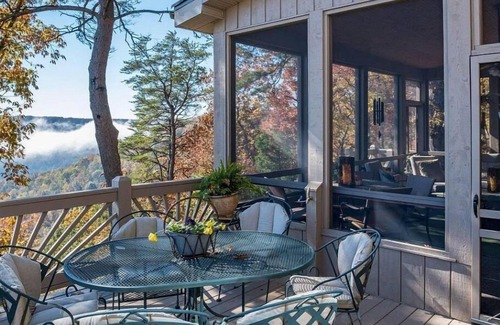 Monteagle House | Eagle's Point - Sleeps 12 with an incredible view!