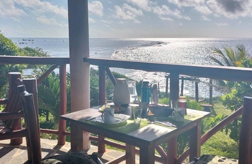 Shimoni House | Eagle Suite 38m2 in Villa 560 m2, Indian Ocean View