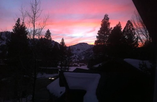 Olympic Valley House | Eagles Executive Lodge Two Houses Hottubs & Palisades Views