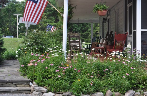 Eagles Mere House | Eagles Mere Lodging Perfect for Two People - Across from Outlet Pond