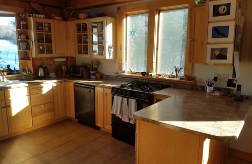 Dresden House | "Eagles Nest" Charming Post & Beam House near Eastern River, Beautiful fields,
