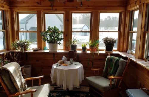 Dresden House | "Eagles Nest" Charming Post & Beam House near Eastern River, Beautiful fields,