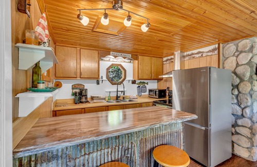 Waverly Cabin | Eagles Rest on Kentucky Lake- peaceful spot for vacation overlooking the lake