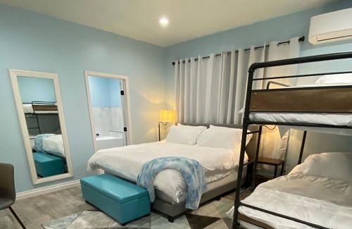 Wrightwood House | Eagles Suite