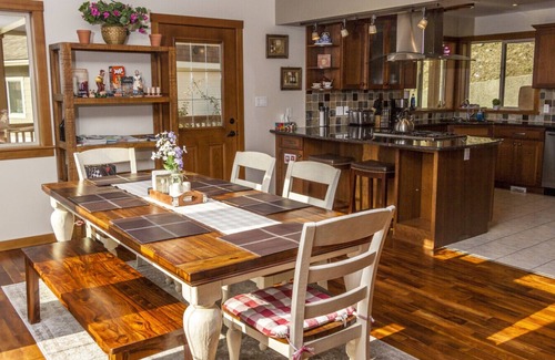 Balfour House | Eagleview Retreat Guest House. Two lodgings in one