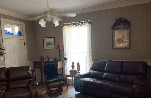 Franklin Other | Early 1800 farmhouse sitting in the middle of beautiful farmland.