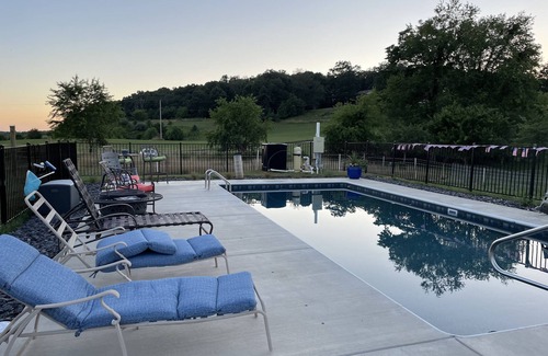 Blacksburg House | Early check in for Thursday night games! Discount available for repeat bookings!