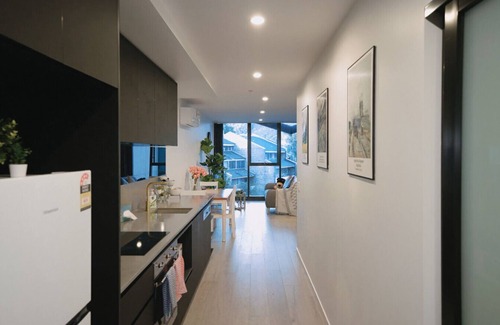 Reid Apartment | Easeful Canberra CBD 2BR Apt